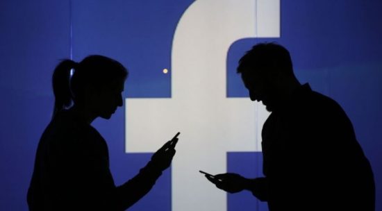 Facebook e Google pronte alle notizie a pagamento in Italia
